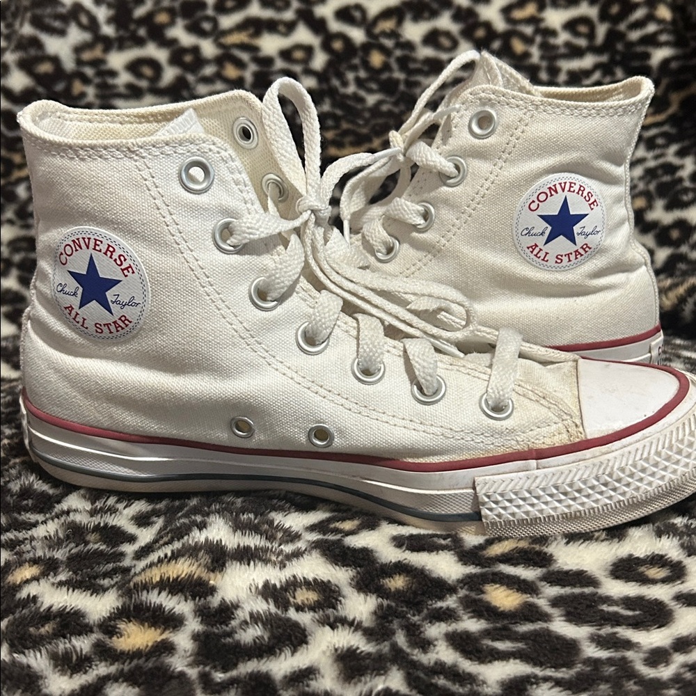 Chuck Taylor Converse Classic White Canvas High-Tops